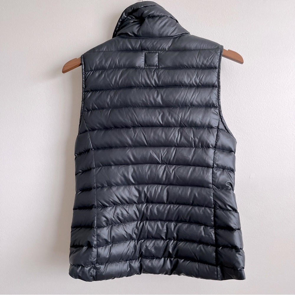 GAP | Black Puffer Vest (S) - Picture 4 of 10